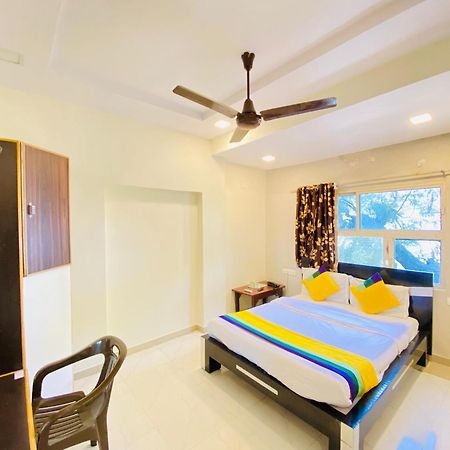Hotel Aakash Navrangpura Ahmedabad Eksteriør billede